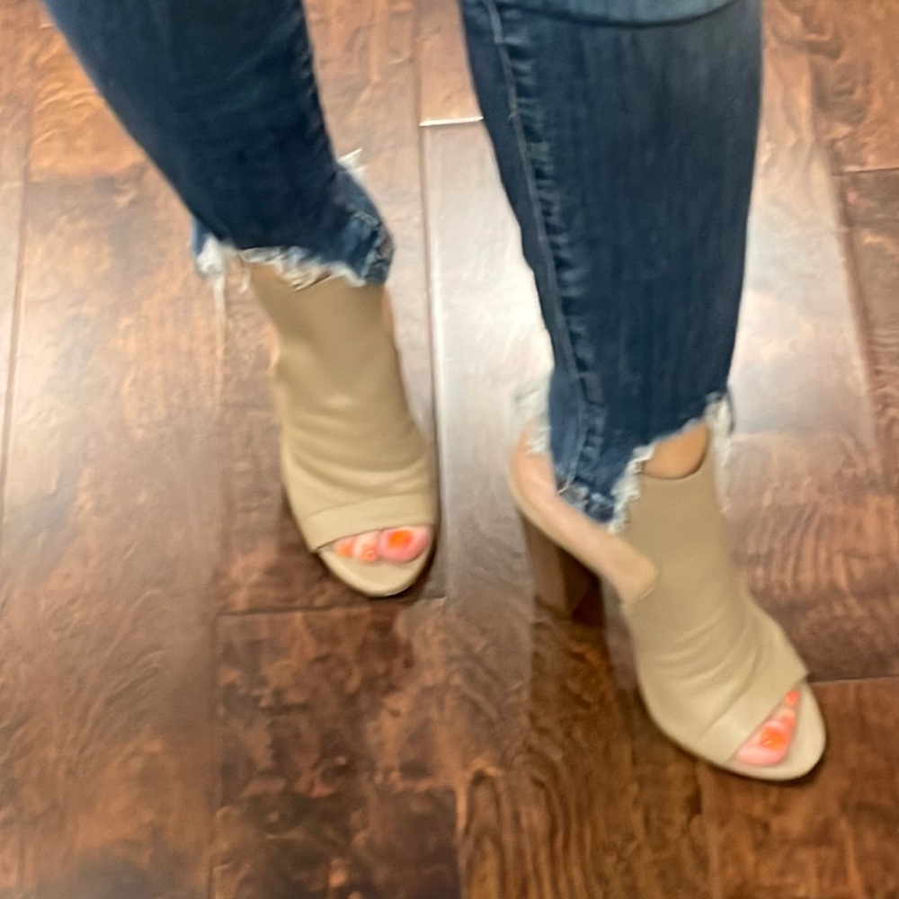 Vince heels